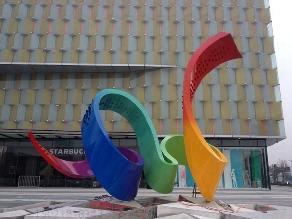 不锈钢彩带雕塑