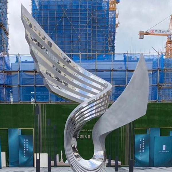 不锈钢翅膀雕塑