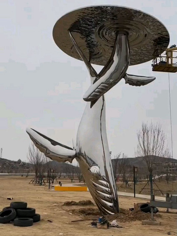不锈钢鲸鱼雕塑