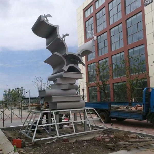 不锈钢书籍雕塑