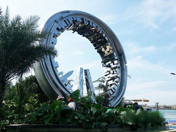 不锈钢圆环雕塑