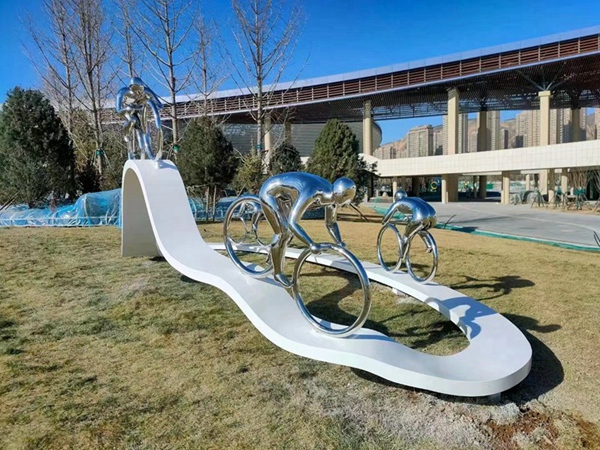 不锈钢运动雕塑