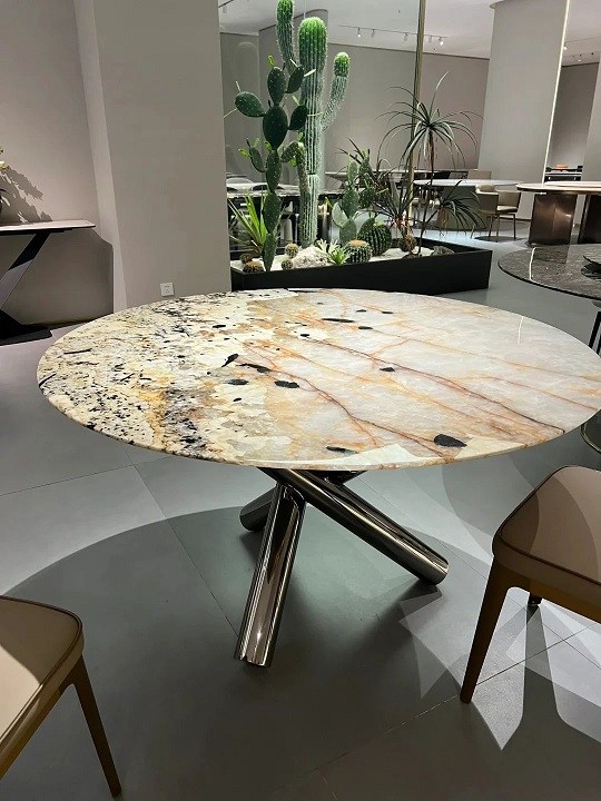 99%的人不知道奢石餐桌的磨边工艺与造型