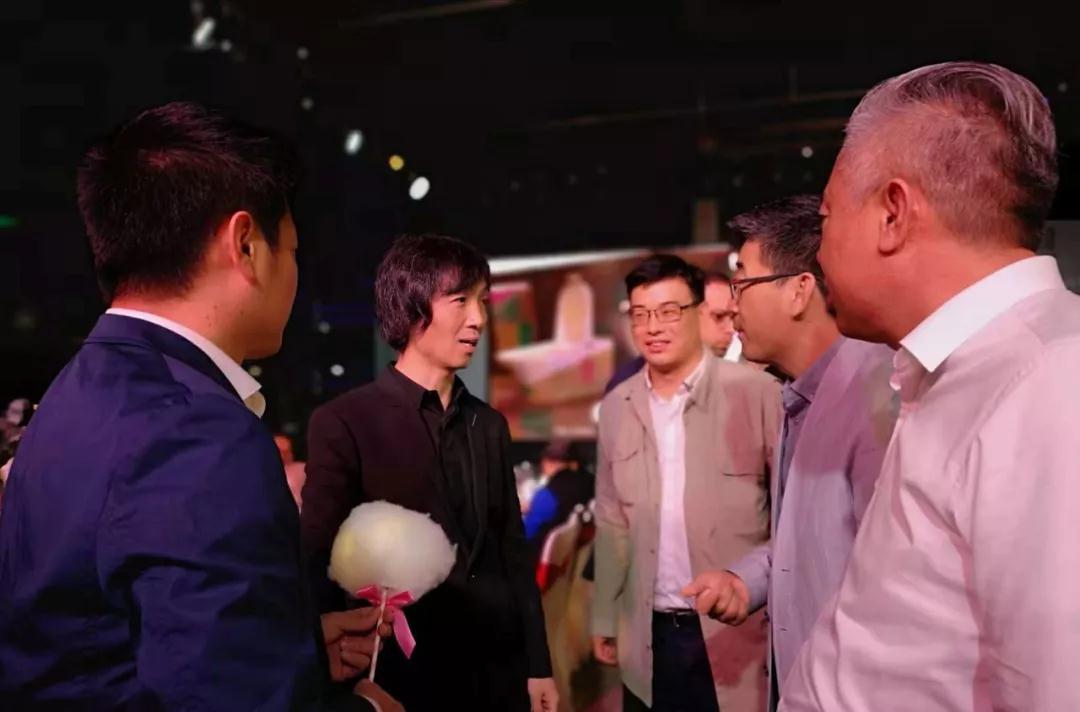 择一事，终一生 | 广州设计周欢迎家宴，“石痴”刘良为石发声