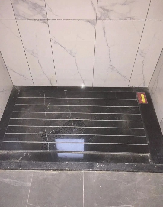 淋浴间石材地面的做法及案例欣赏