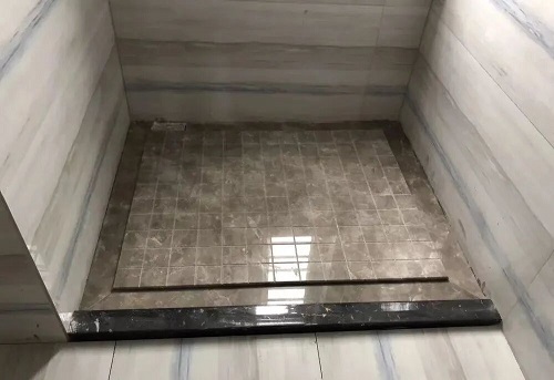淋浴间石材地面的做法及案例欣赏