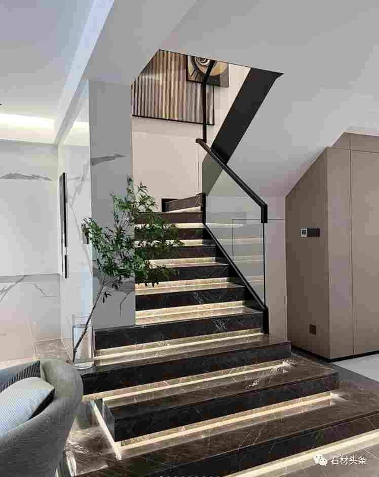 微信图片_20251122091040.png 石材楼梯常出现的几种售后及处理方式