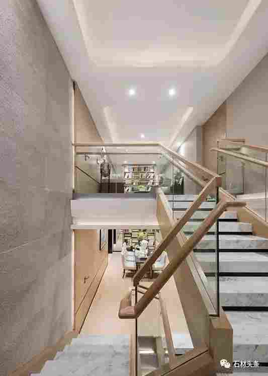 石材楼梯踏步配玻璃扶手，这几种设计方案超实用！