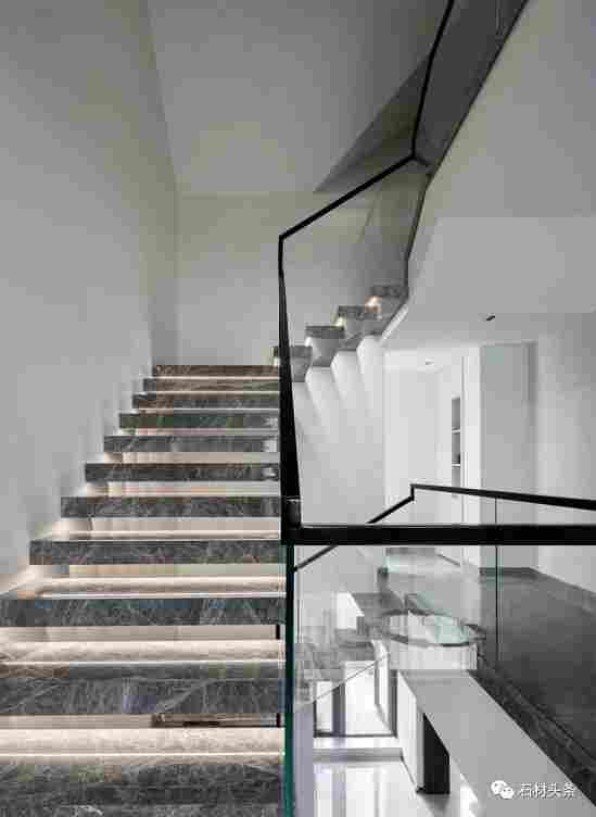 石材楼梯踏步配玻璃扶手，这几种设计方案超实用！
