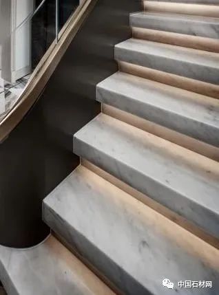 石材踏步灯带如何藏得高级？超五星酒店节点图与施工实景揭秘