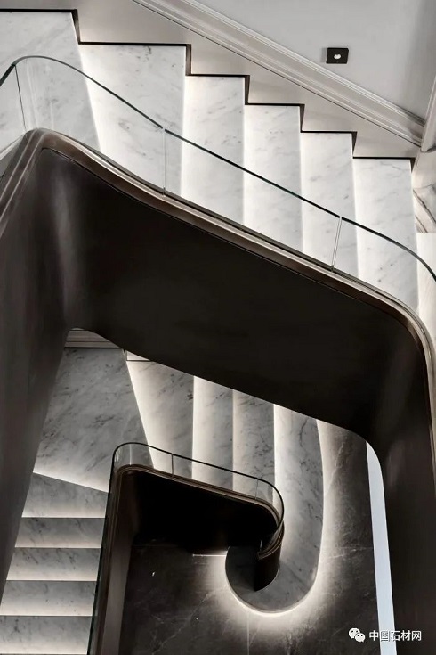 石材踏步灯带如何藏得高级？超五星酒店节点图与施工实景揭秘