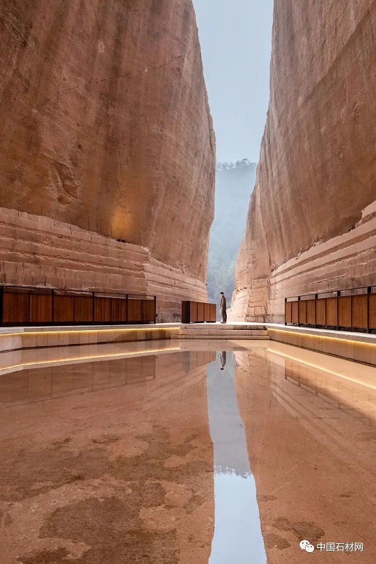 从石材矿山的历史遗址，感受石材开采的艰难