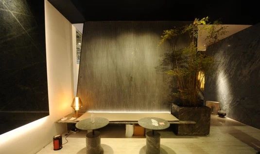 微信图片_20250703145657.jpg 干货|石材表面处理方式——拉槽面、拉丝面