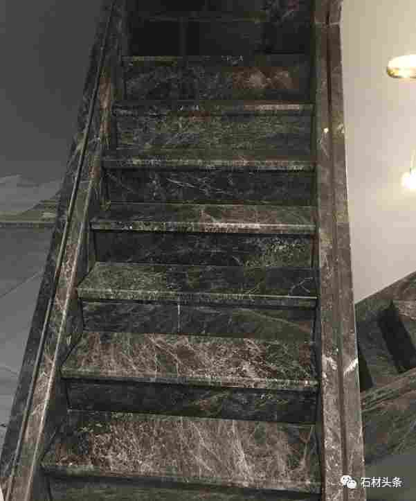 双跑楼梯和玻璃栏杆该怎么装？这些做法超实用