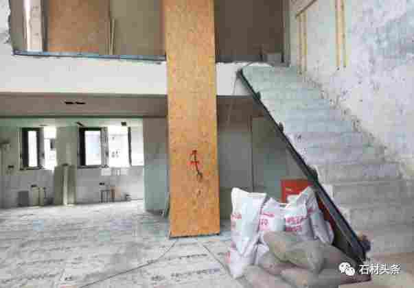 双跑楼梯和玻璃栏杆该怎么装？这些做法超实用