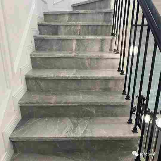 双跑楼梯和玻璃栏杆该怎么装？这些做法超实用