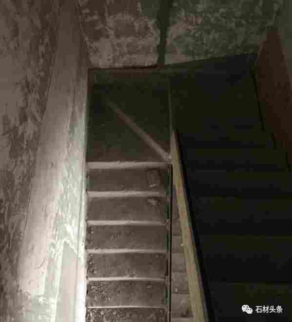 双跑楼梯和玻璃栏杆该怎么装？这些做法超实用