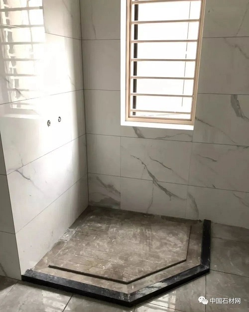 原来卫浴空间这么装！让颜值和实用性 “原地起飞”