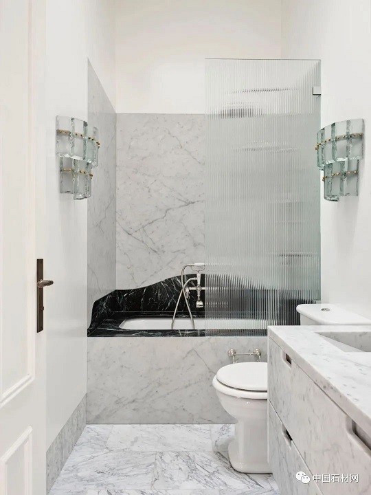 原来卫浴空间这么装！让颜值和实用性 “原地起飞”