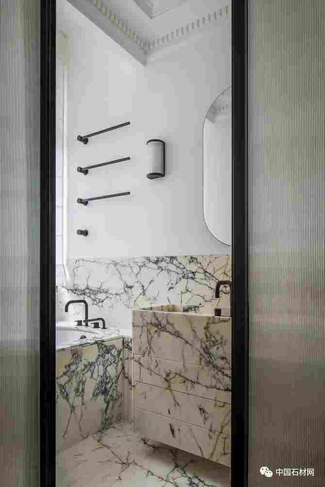 原来卫浴空间这么装！让颜值和实用性 “原地起飞”