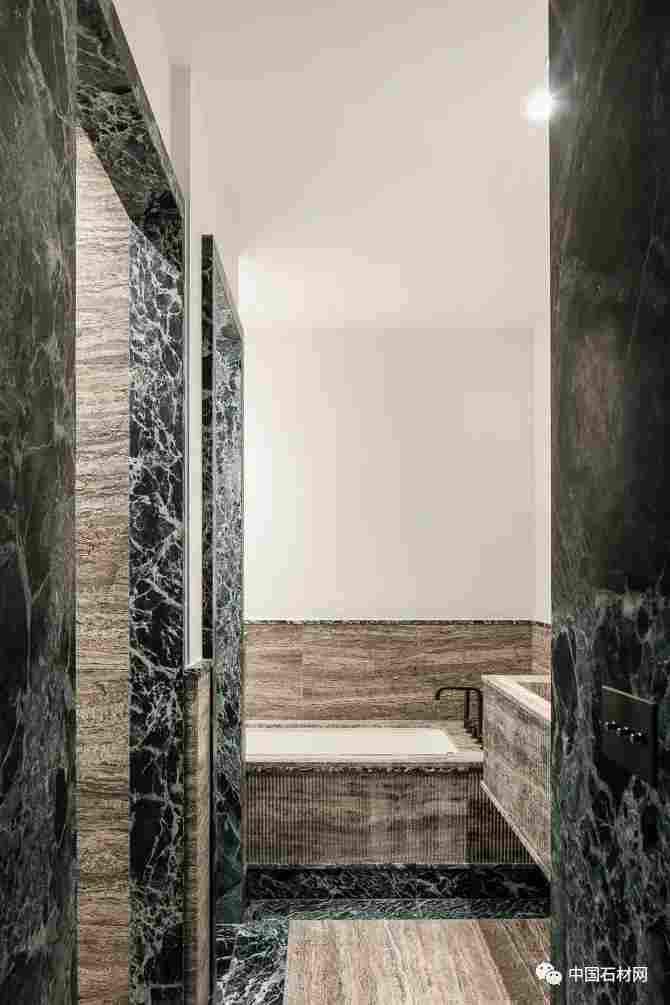 原来卫浴空间这么装！让颜值和实用性 “原地起飞”