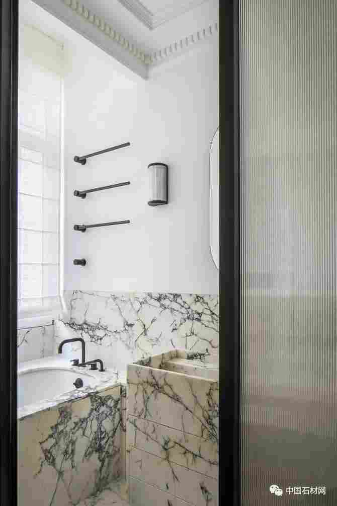 原来卫浴空间这么装！让颜值和实用性 “原地起飞”