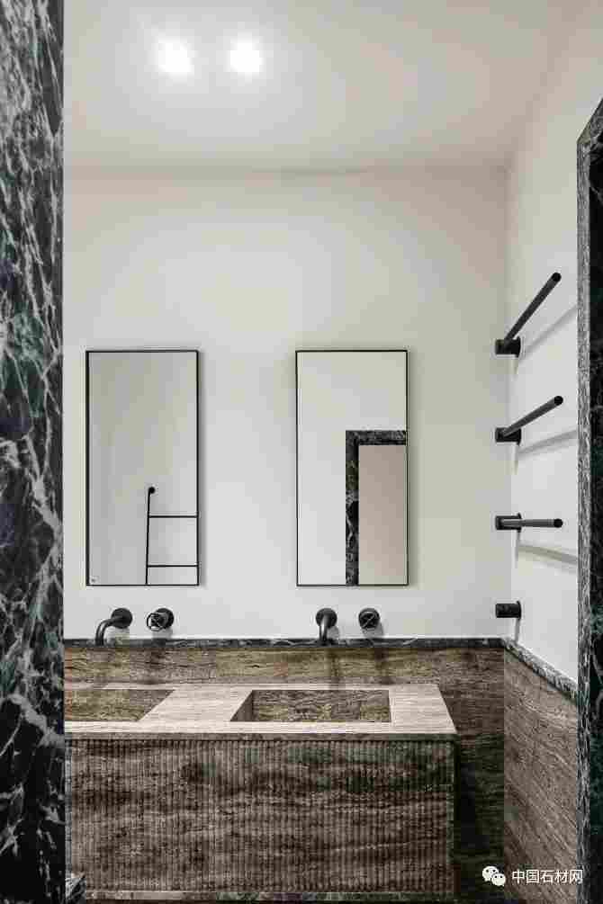 原来卫浴空间这么装！让颜值和实用性 “原地起飞”