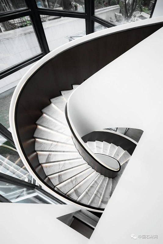 一个优质的大理石旋转楼梯需要哪些步骤？