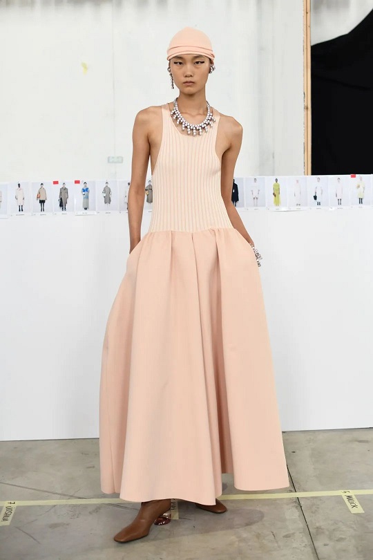 红色大理石：将流行色彩融入家居生活