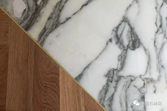 微信图片_20240913145552.jpg 分享几种不同区域门槛石+压边条的搭配