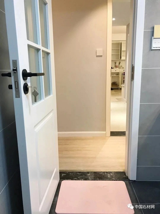 微信图片_20240913145554.jpg 分享几种不同区域门槛石+压边条的搭配