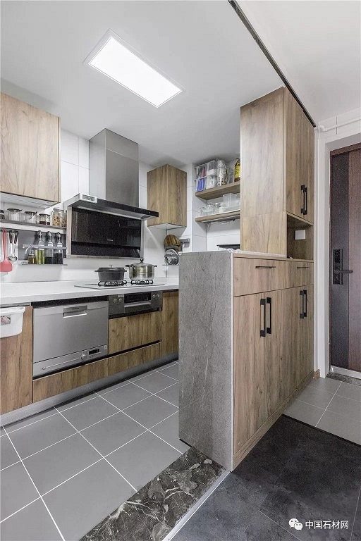 微信图片_20240913145712.jpg 分享几种不同区域门槛石+压边条的搭配