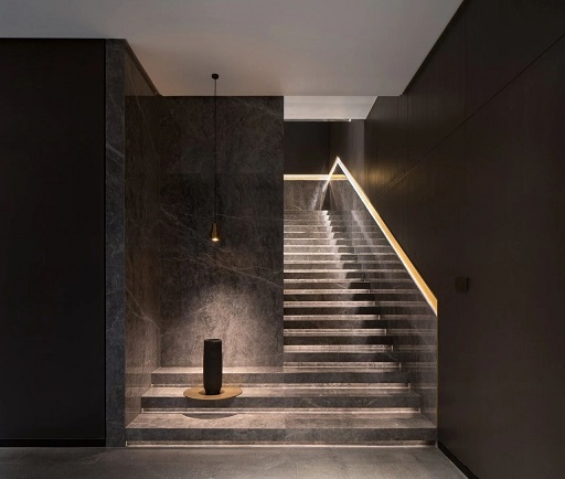 微信图片_20240813090946.jpg 大理石踏步的完美搭档:五种楼梯栏杆风格大比拼