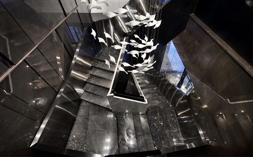 微信图片_20240813090950.jpg 大理石踏步的完美搭档:五种楼梯栏杆风格大比拼