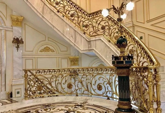 微信图片_20240813091119.jpg 大理石踏步的完美搭档:五种楼梯栏杆风格大比拼