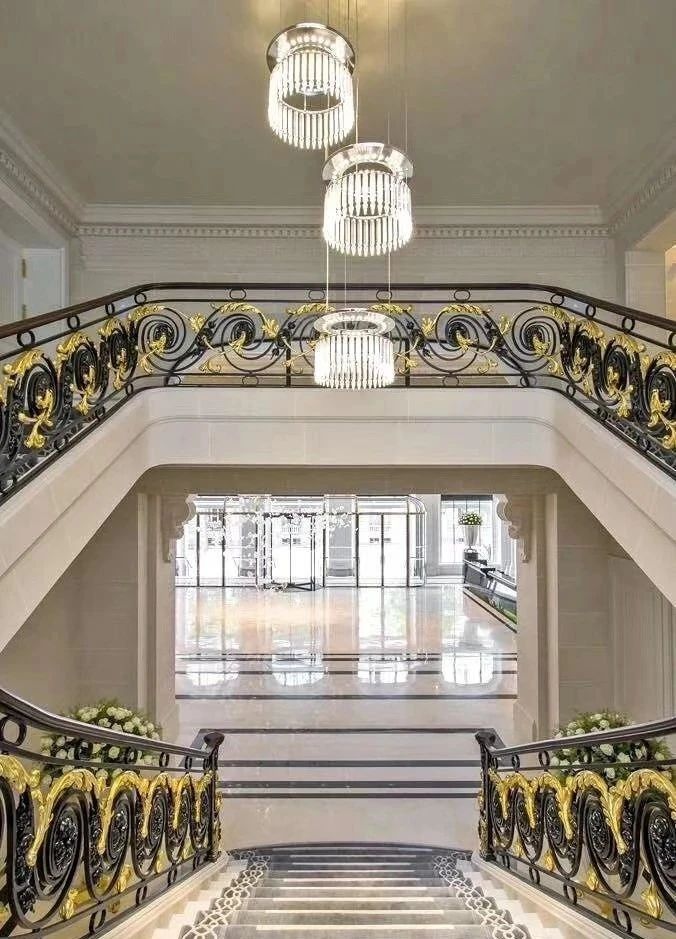 微信图片_20240813091127.jpg 大理石踏步的完美搭档:五种楼梯栏杆风格大比拼