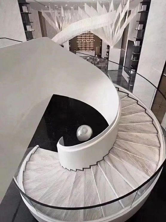 微信图片_20240813091220.jpg 大理石踏步的完美搭档:五种楼梯栏杆风格大比拼