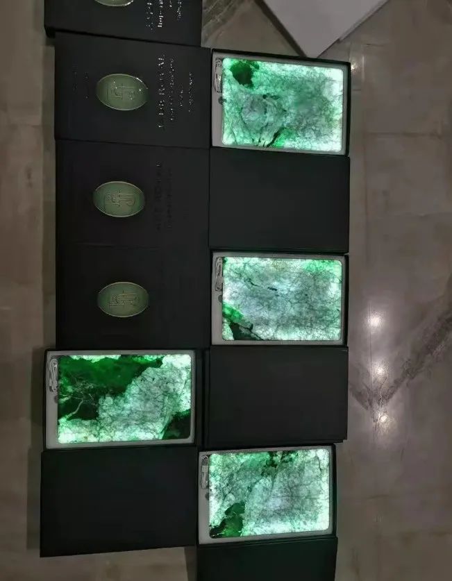 微信图片_20240806144734.jpg 你知道天然光电奢石吗?把石材跟光源融为一体