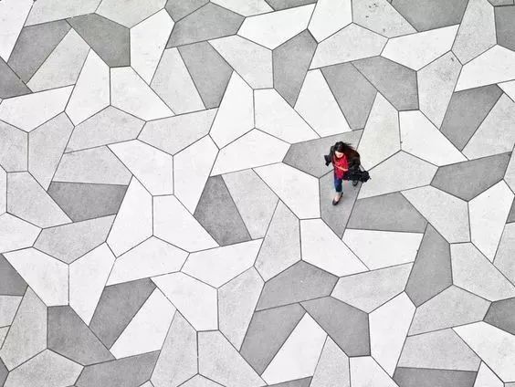 微信图片_20240712144459.jpg 石材碎拼,打破常规的铺装之美