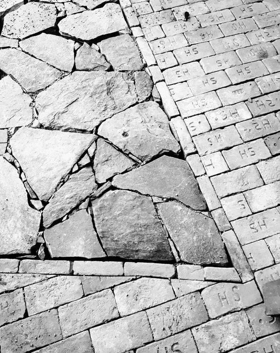 微信图片_20240712144545.jpg 石材碎拼,打破常规的铺装之美