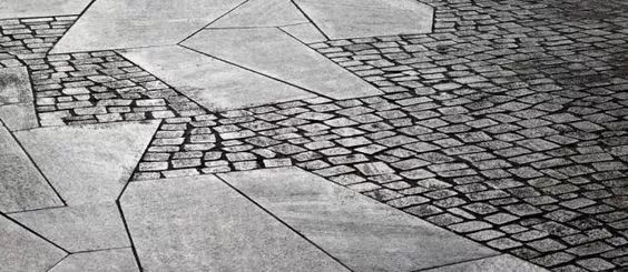 微信图片_20240712144547.jpg 石材碎拼,打破常规的铺装之美