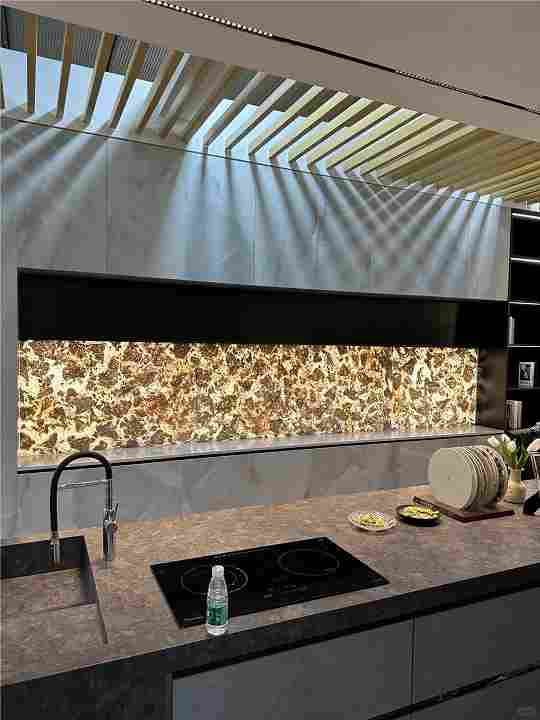 微信图片_20240708152134.png 被问爆的风靡设计圈的天然透光奢石