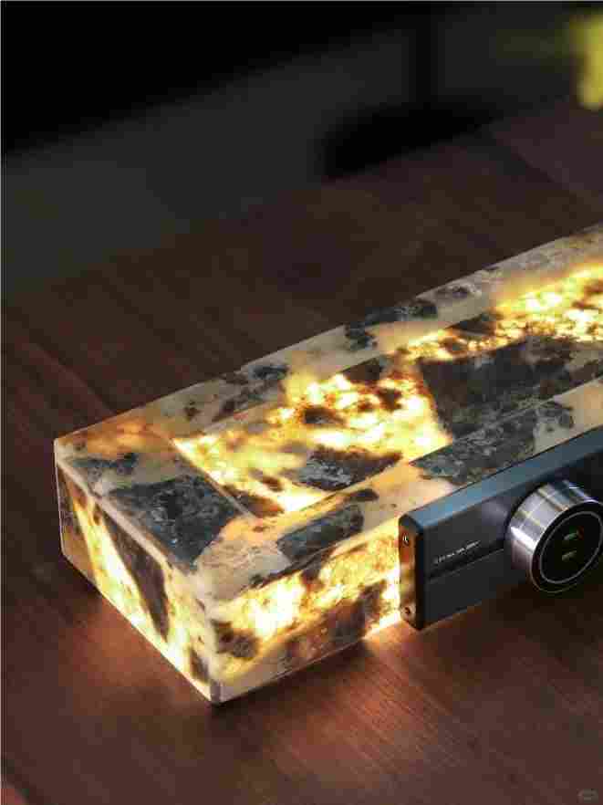 微信图片_20240708152202.png 被问爆的风靡设计圈的天然透光奢石