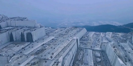 福建巨无霸石材矿山：壮丽景色惊艳眼球，自然之美震撼人心！