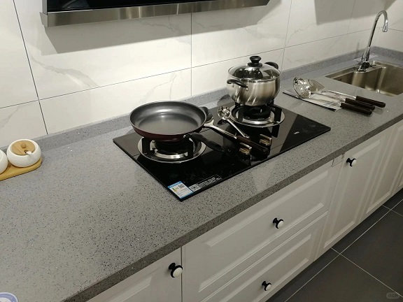 做了8年装修，终于搞清楚了厨房台面该怎么选