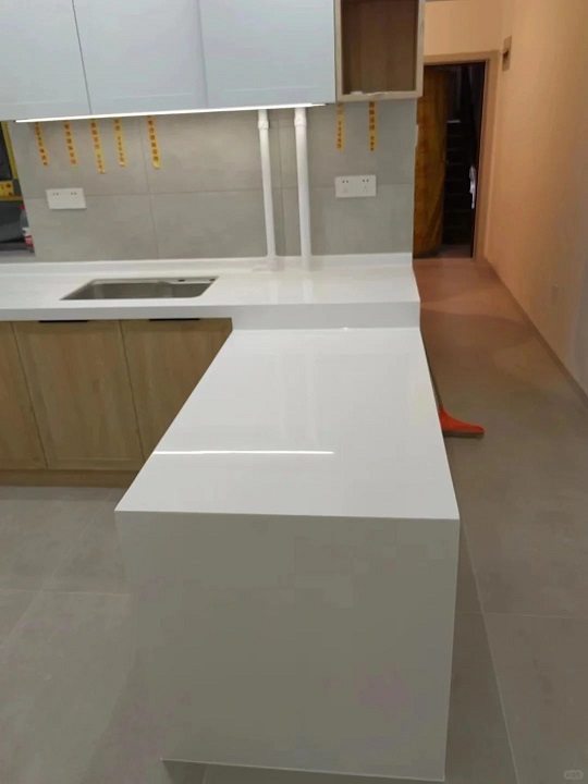 做了8年装修，终于搞清楚了厨房台面该怎么选