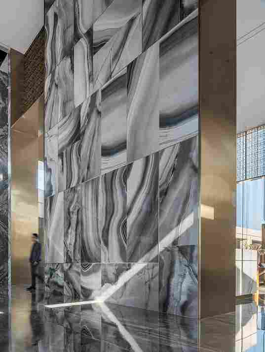 "玉石之尊：揭秘为何玉石成为石材中的无上王者"