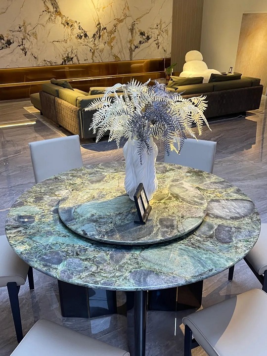 餐桌纠结大理石还是岩板？把优缺点排列出来