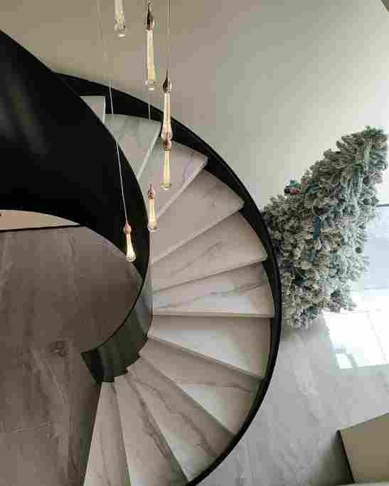 岩板七大缺点引爆行业危机！企业如何逆风翻盘，打造完美岩板产品？