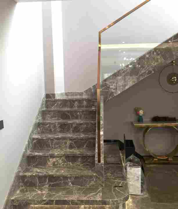 微信图片_20231219145301.png 大理石楼梯与玻璃栏杆的常见组合方式